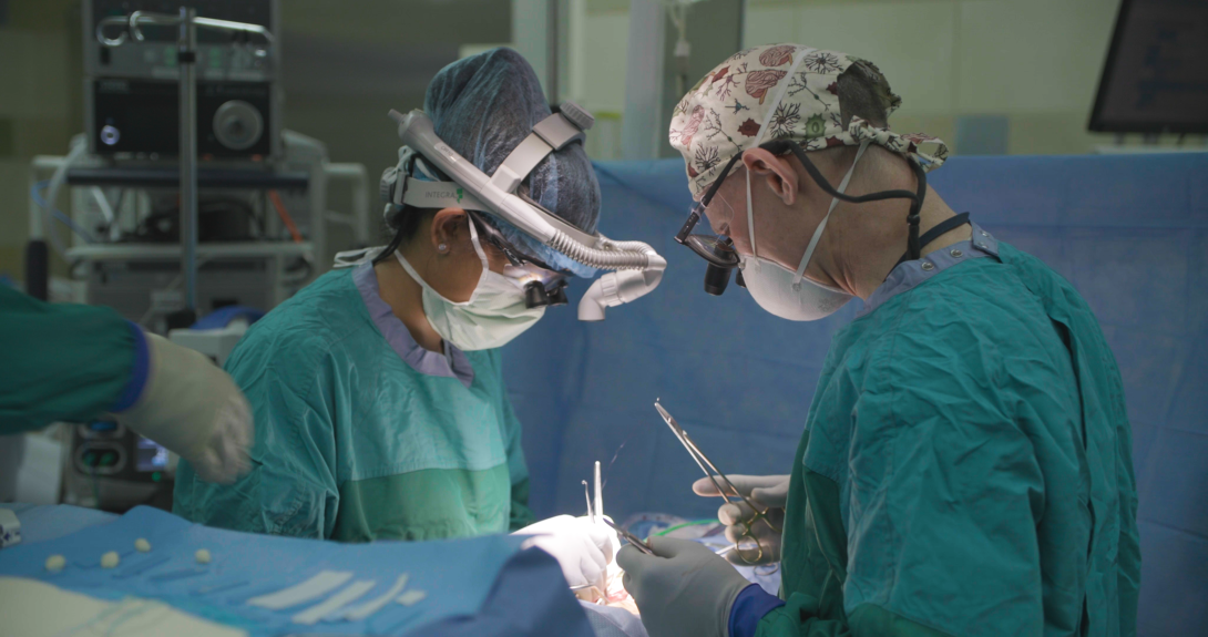 The surgical team performing Charlie Boike’s selective dorsal rhizotomy procedure. Photos by Hunter Mitchell